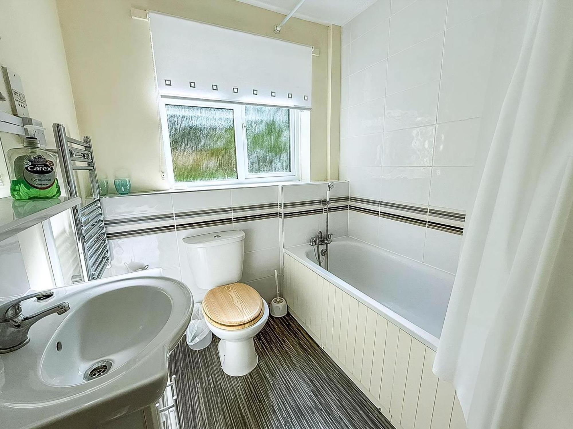 Lovely 5 Berth Chalet In The Coastal Village Of Hemsby Ref 18164B Exterior foto